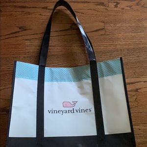 Vineyard vines tote bag